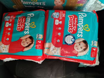 Lot 58 pants Pampers Baby Dry taille 7