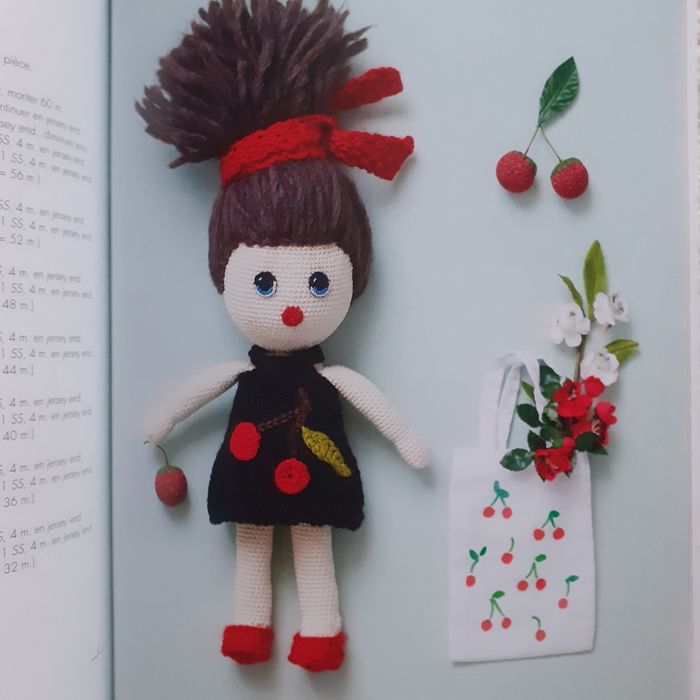Livre "Confection poupée au tricot+ 12 tenues " - photo numéro 4