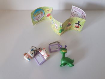 lot de 2 porte clé shin chan gashapon