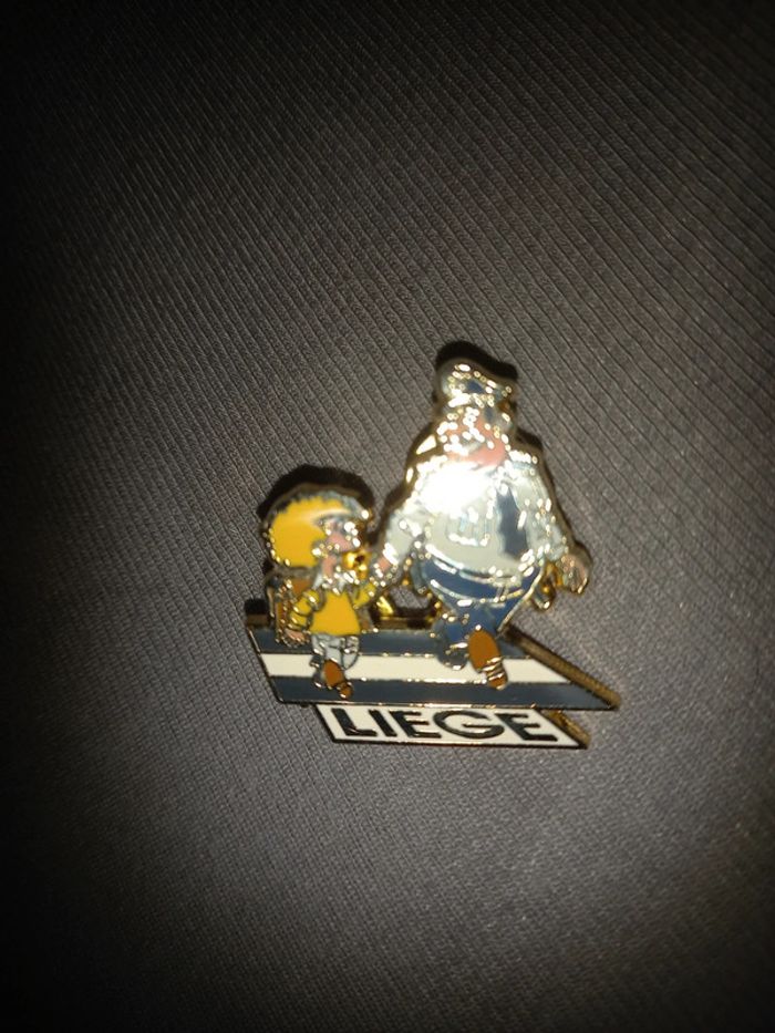 Pin's mittéi liège - photo numéro 4