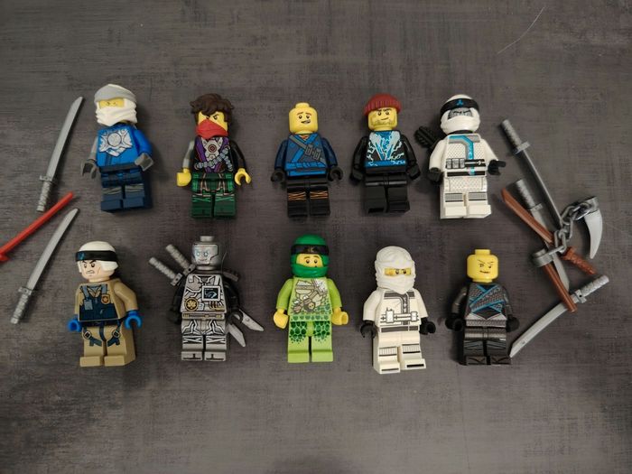 Lot minifigs lego Ninjago