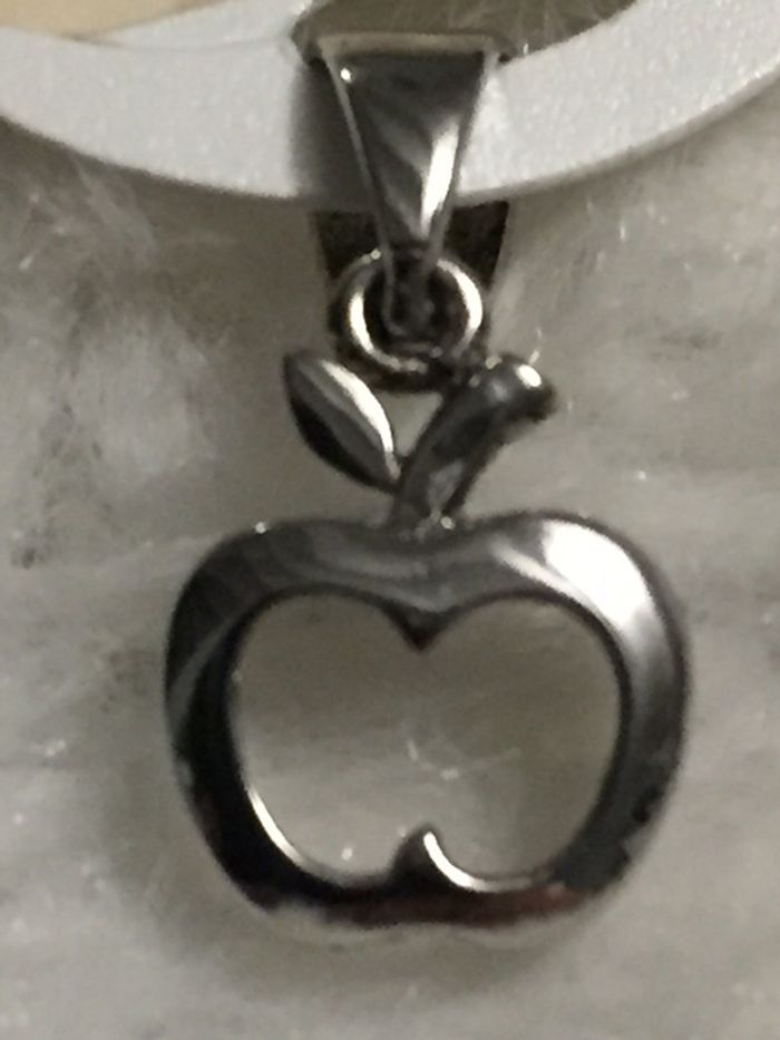 743-Pendentif argent « pomme » NEUF