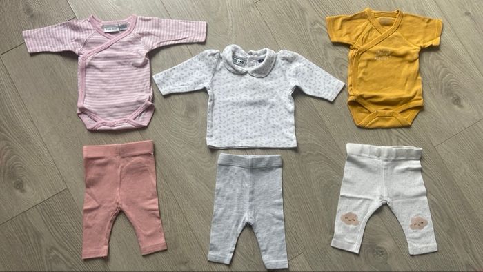 Lot vêtements bébé fille 1 mois - photo numéro 1