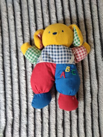 Peluche chien qui fait du bruit quand on le secoue