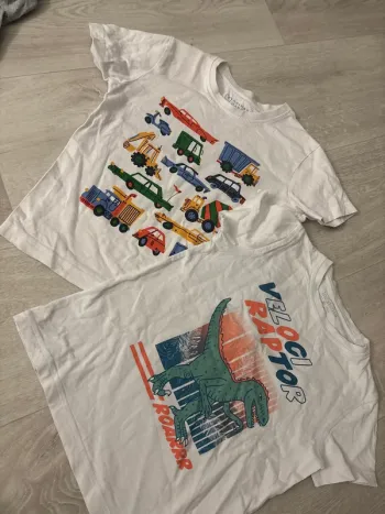 TEE shirt 4-5 ans primark camion chantier garçon dinosaure