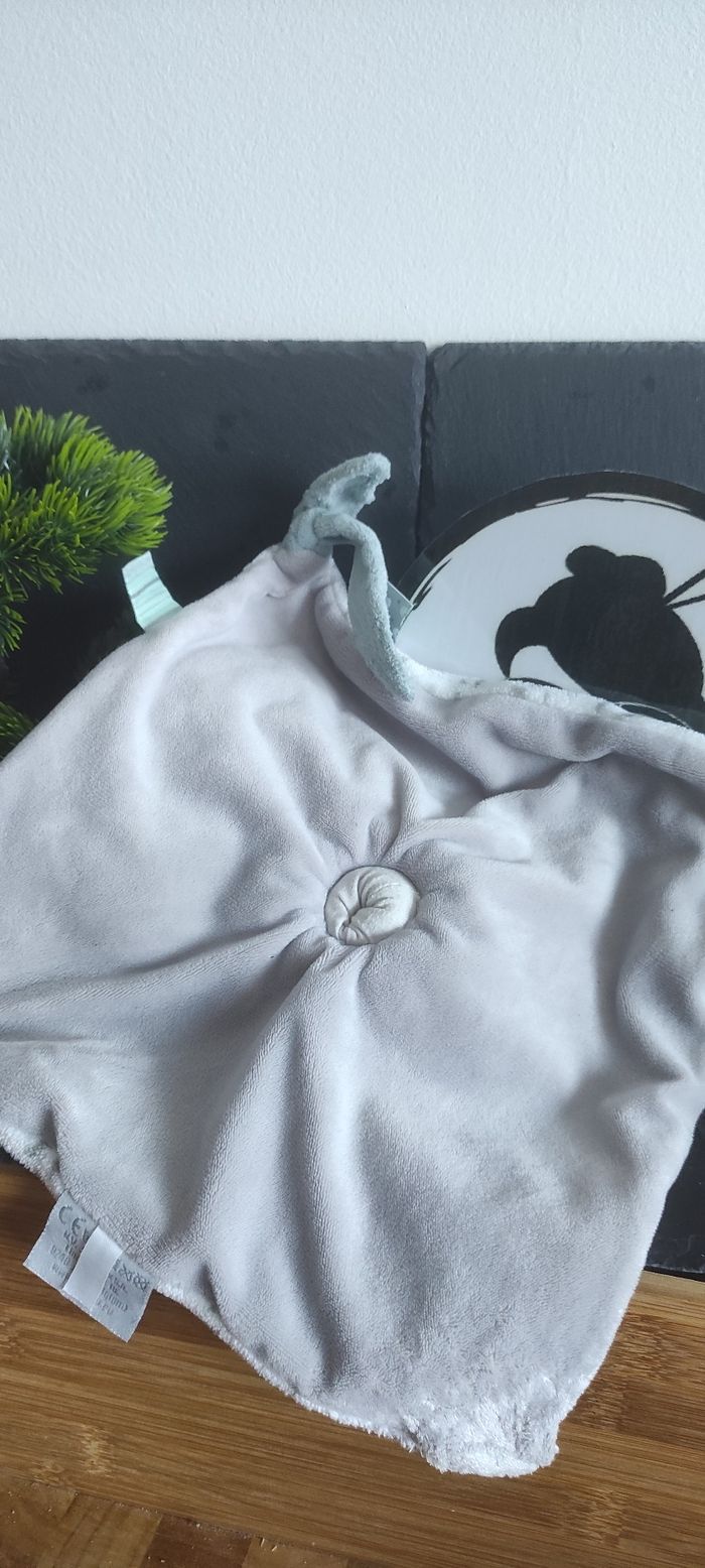 Doudou Léopard des Neiges Plat Blanc Gris Vert Léa nattou feuille vert Panthère - photo numéro 2