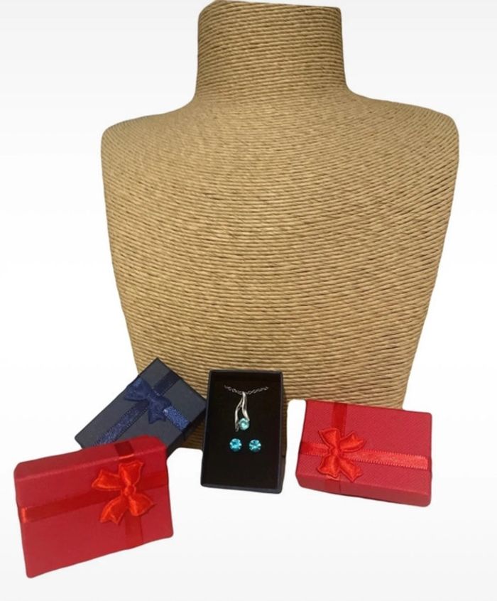 🌸 Parure de bijoux. 🌸 Neuf. Boucles d’oreilles. Collier et pendentif. - photo numéro 4