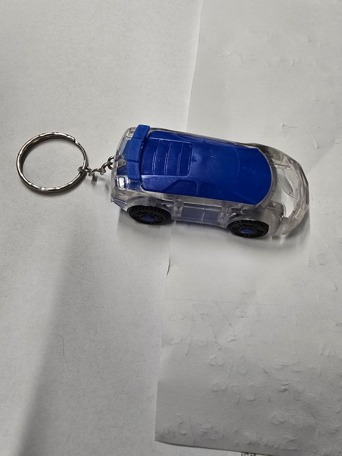 Porte clés voiture lumineuse