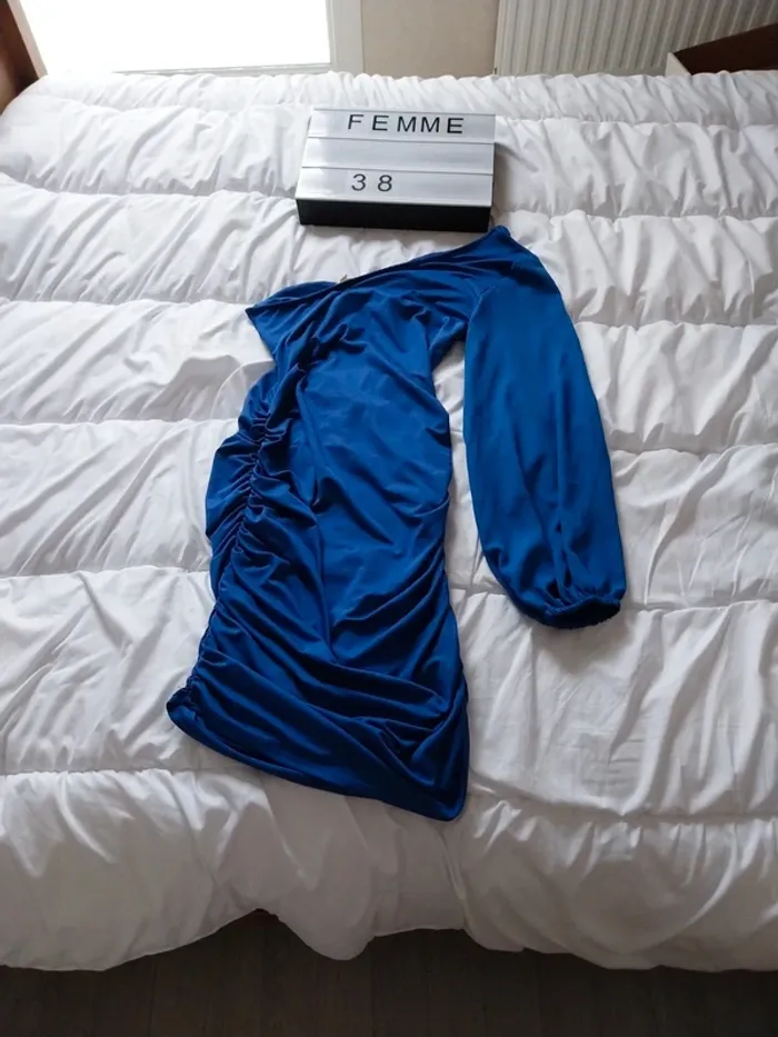 Robe de soirée taille M/L - photo numéro 2