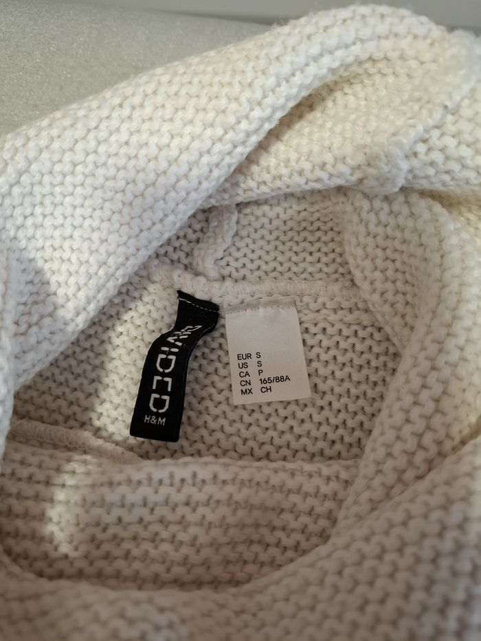 Joli pull femme H&M Divided crème S col roulé "boule" très bon état - photo numéro 2