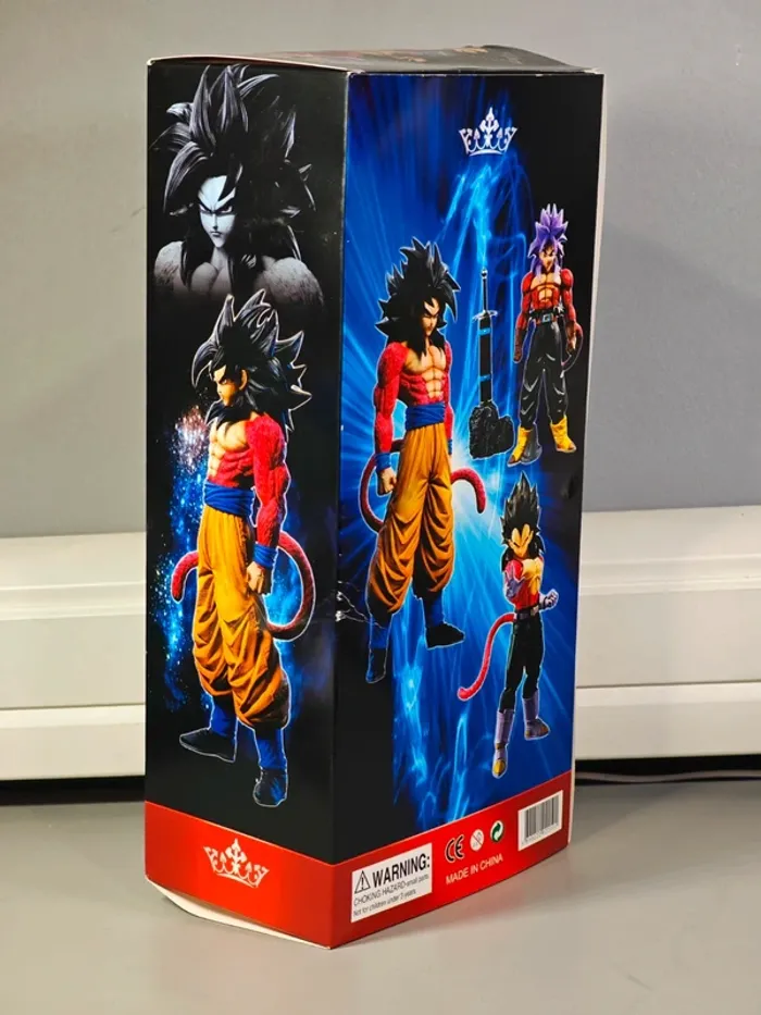 Figurine Dragon Ball GT : Goku SSJ4 29cm neuve avec boîte - photo numéro 9