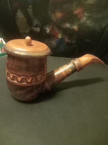 Ancien pot à tabac pour pipes en bois 