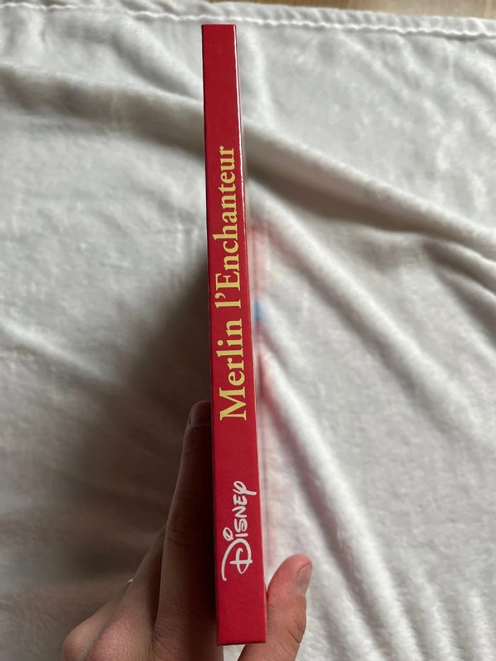 Livre Disney merlin l’enchanteur - photo numéro 2