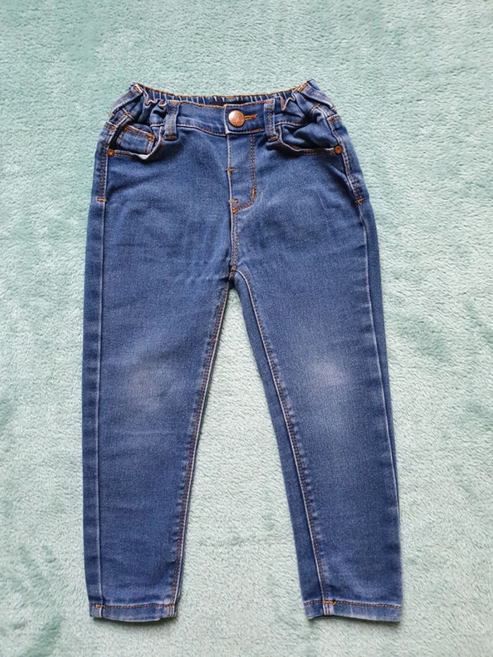 Tres beau jean 2.3 ans