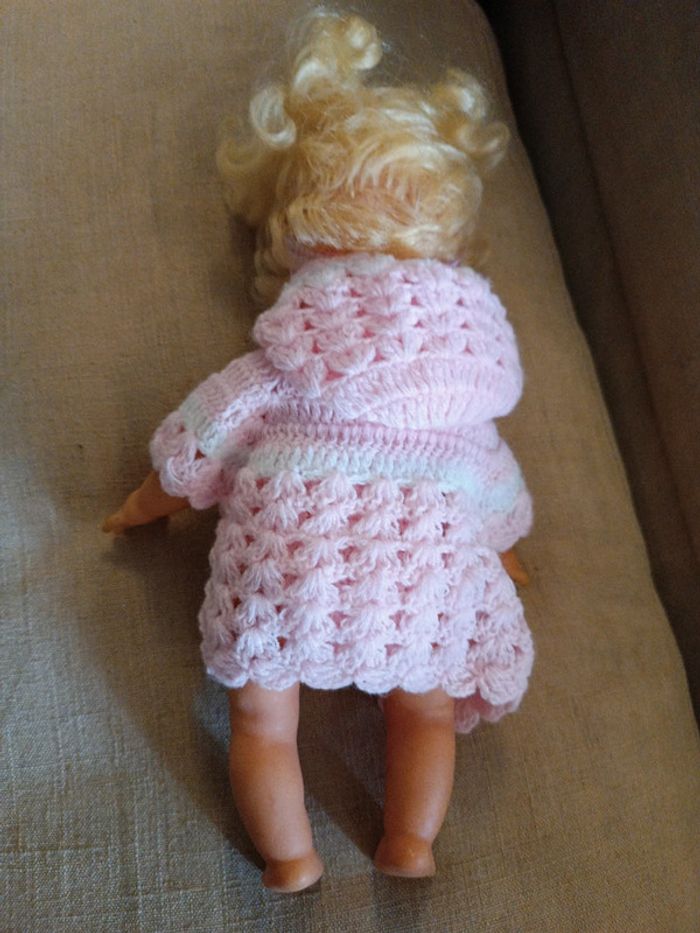 Poupée doll ari ancienne blonde blond hair cheveux bouclé yeux bleu blue tricot vichy rose pink - photo numéro 6