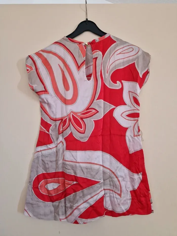 Blouse manches courtes rouge et beige - photo numéro 2