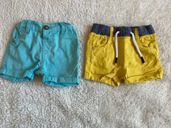 2 shorts bébé 3 mois