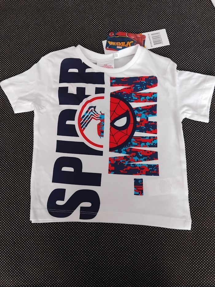 Tee-shirt Spiderman neuf avec étiquettes 4 ans - photo numéro 1