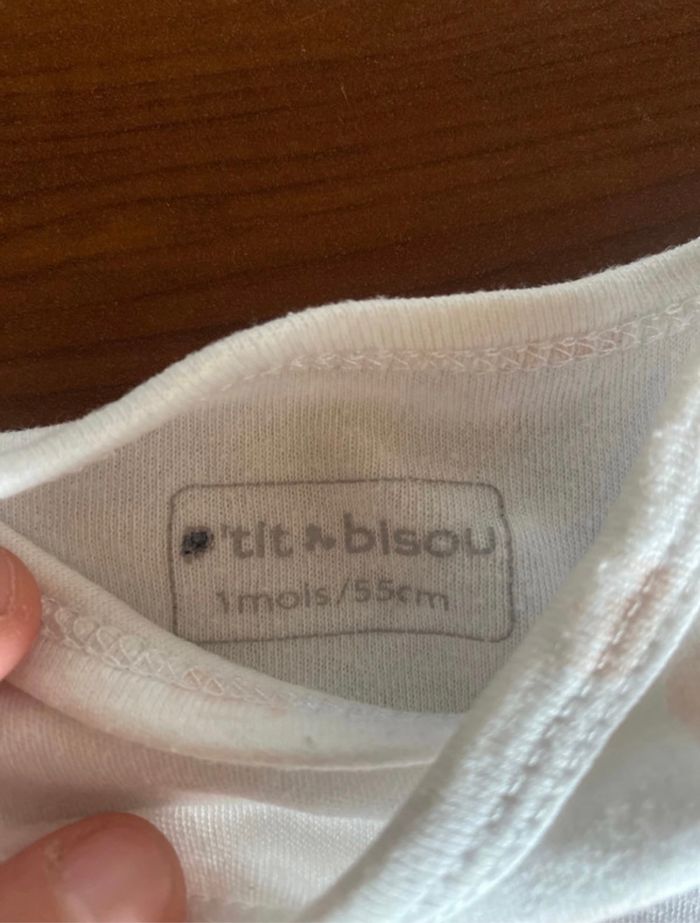 👶 Lot de 2 bodies croisés bébé fille – 1 mois 🌸💖 - photo numéro 3