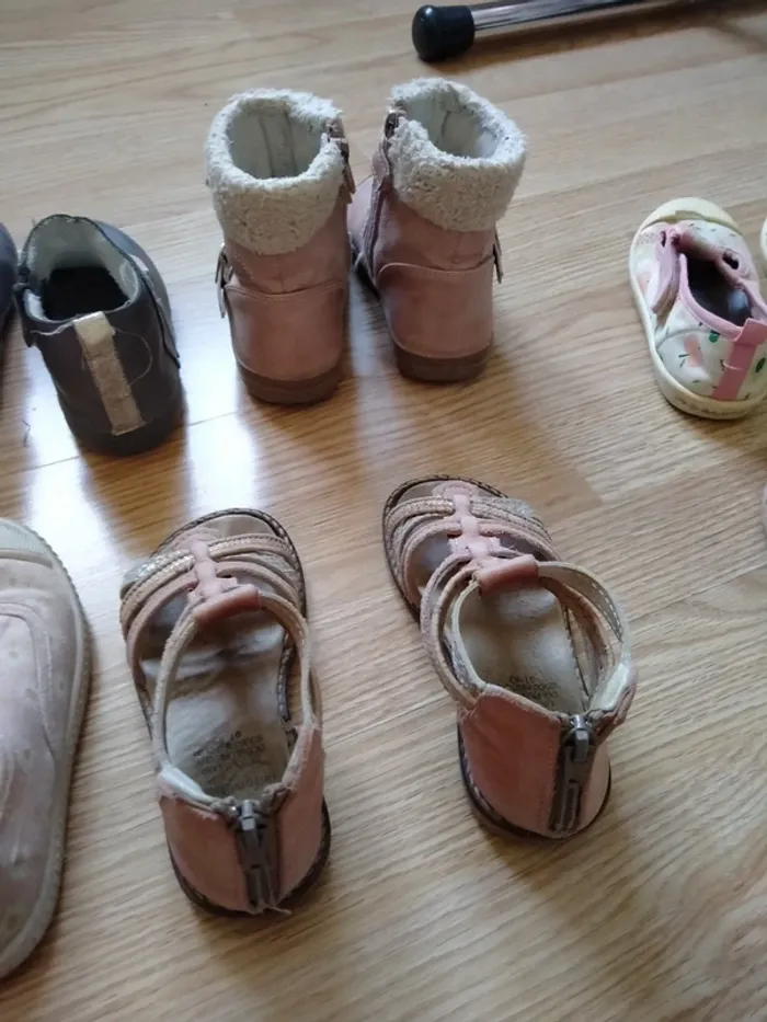 Lot de 8 paires de chaussures filles. Pointure 25 26 27 - photo numéro 9