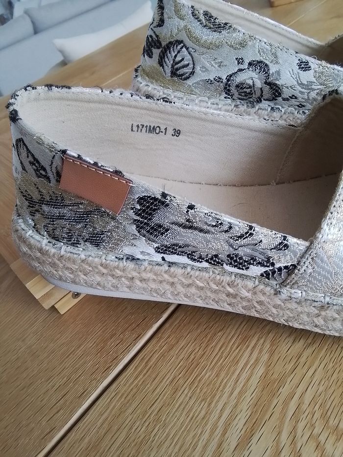 Espadrilles T39 ” Bestelle ” - photo numéro 2