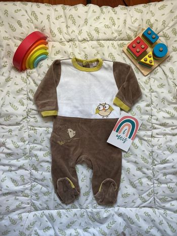 pyjama grenouillère en velours marron et blanc 6 mois trois kilos sept