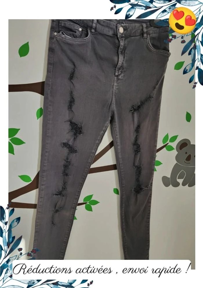 Jean trouée femme Bershka T42 - photo numéro 2
