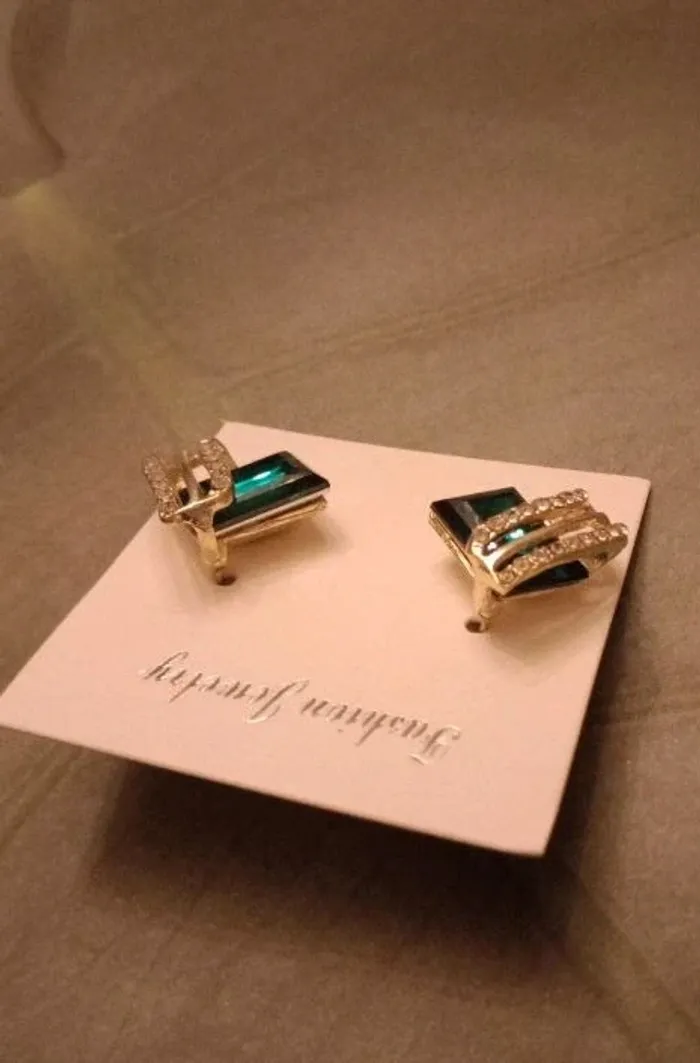2 paires de boucles d'oreilles pierres strass - photo numéro 2