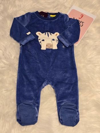 Neuf (non porté)😍🤩💙 superbe pyjama chaud et rigolo 9 mois garçon 🤩😍💙