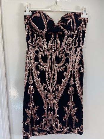 Robe courte noire paillettes dorées – NMODA – Taille M