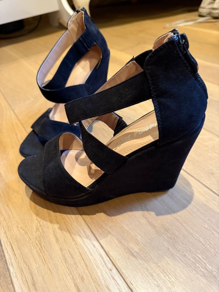 Chaussures compensées 36 - photo numéro 2