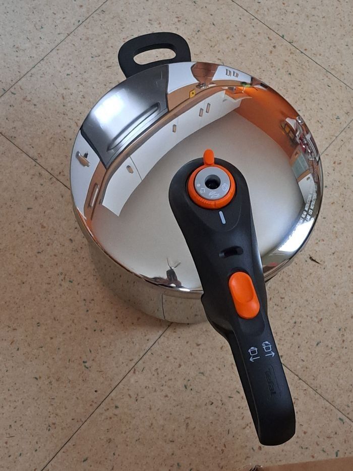 Cocotte-minute inox Tefal neuf - photo numéro 6