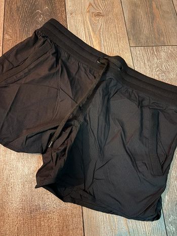 Short noir simple energetics 40 sport