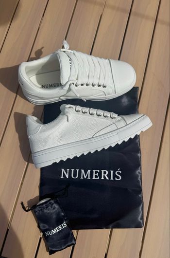 Baskets Numeris blanches en cuir grainé