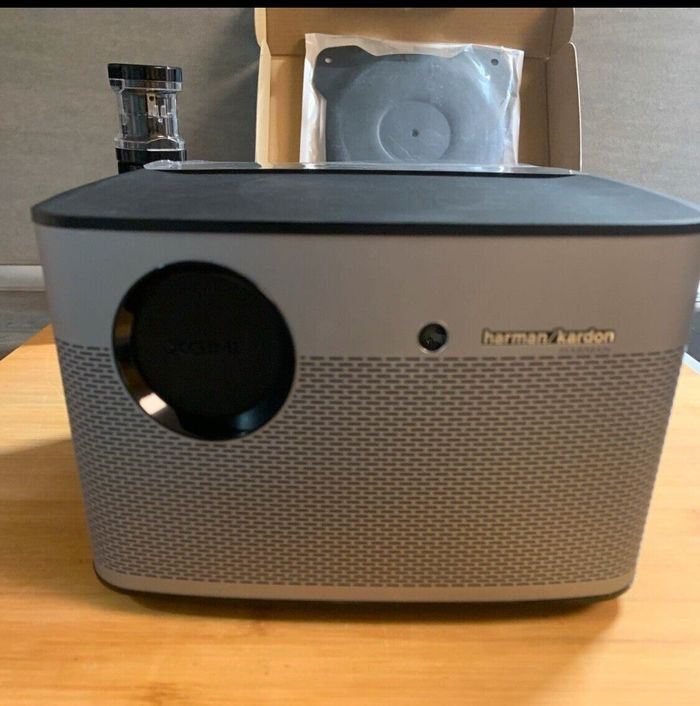 XGIMI H2 Beamer avec accessoires