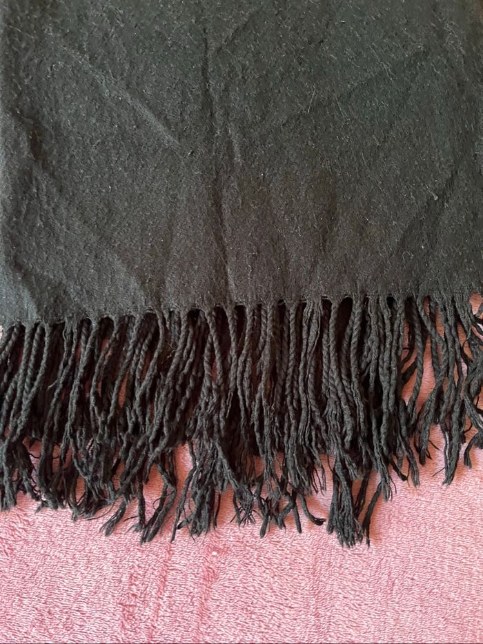 Grande écharpe noire - photo numéro 2