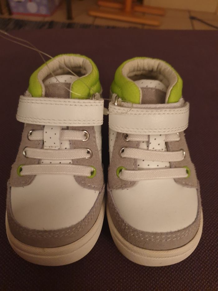 Baskets neuves  bertbaudet cuir taille 21