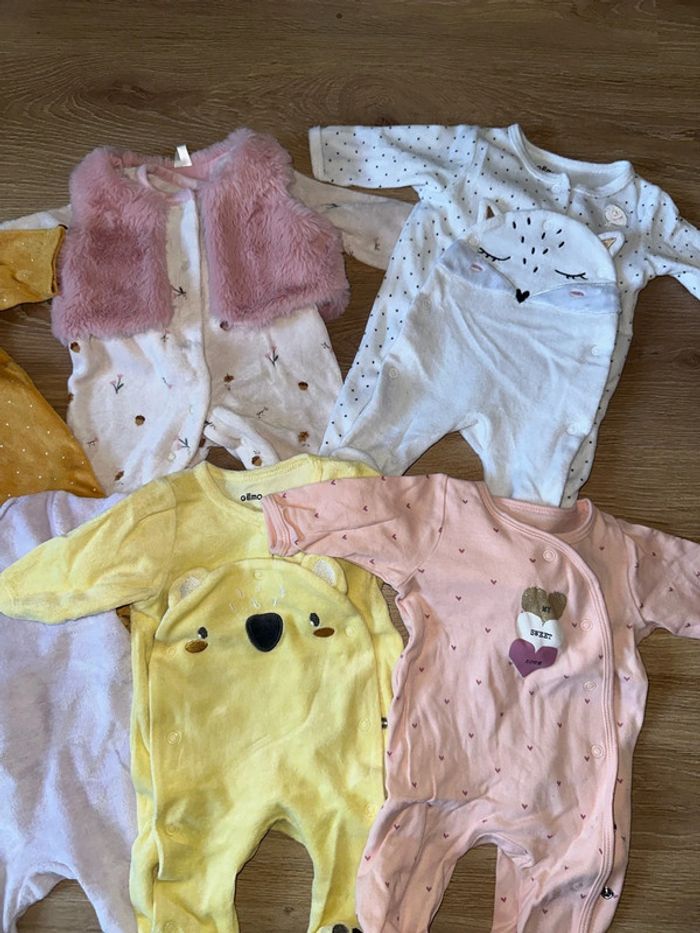 Lots 11 pyjamas 1 mois - photo numéro 3