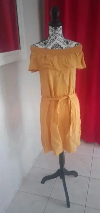 Robe épaules dénudées