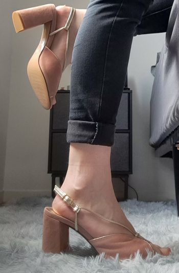 Chaussure à talon rose poudré
