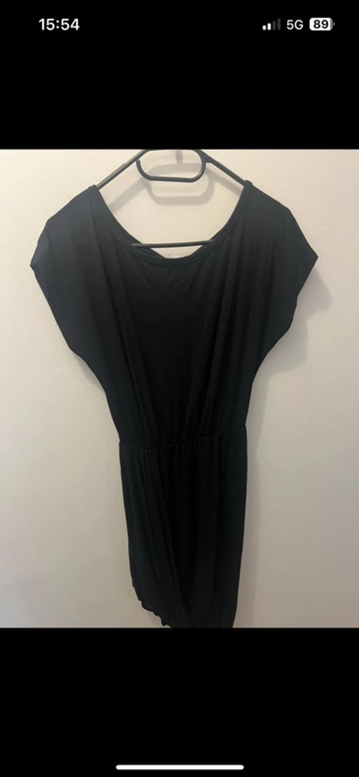 Élégance simple - robe noire neuve taille unique