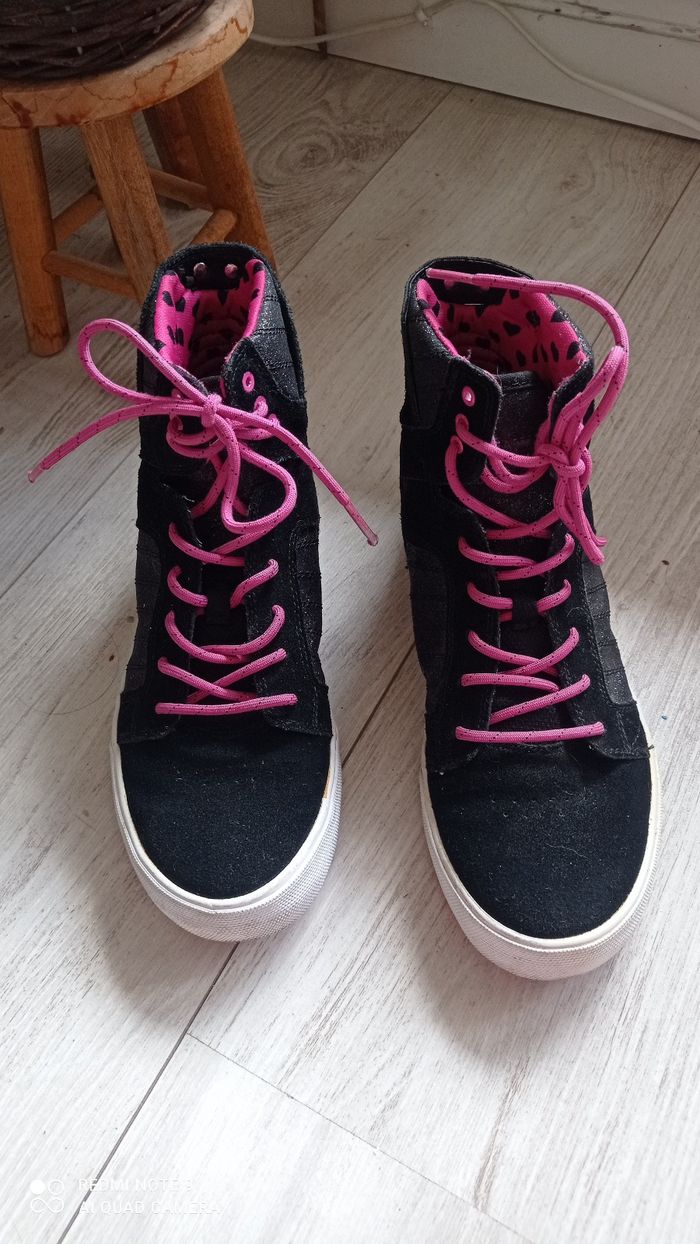 Baskets montantes noir  et rose  Supra pointure 37 très bon état - photo numéro 4