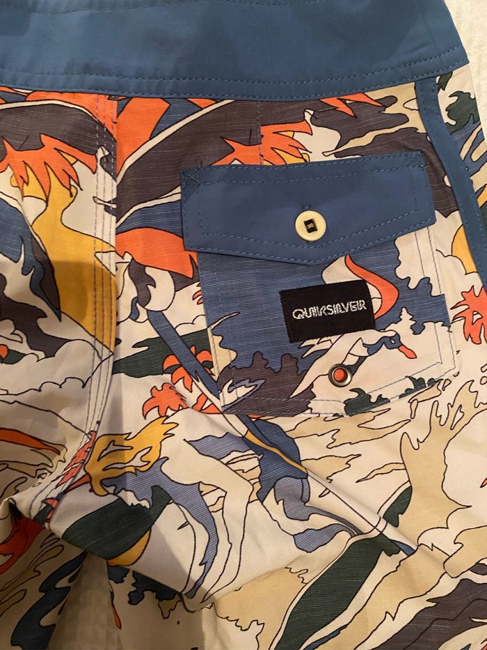 Short quicksilver 8 ans - photo numéro 3