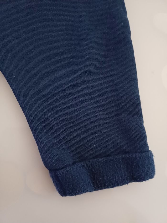 Deux pantalons taille 9 mois - photo numéro 6