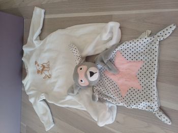 pyjama et doudou plat neuf en mixte pour naissance