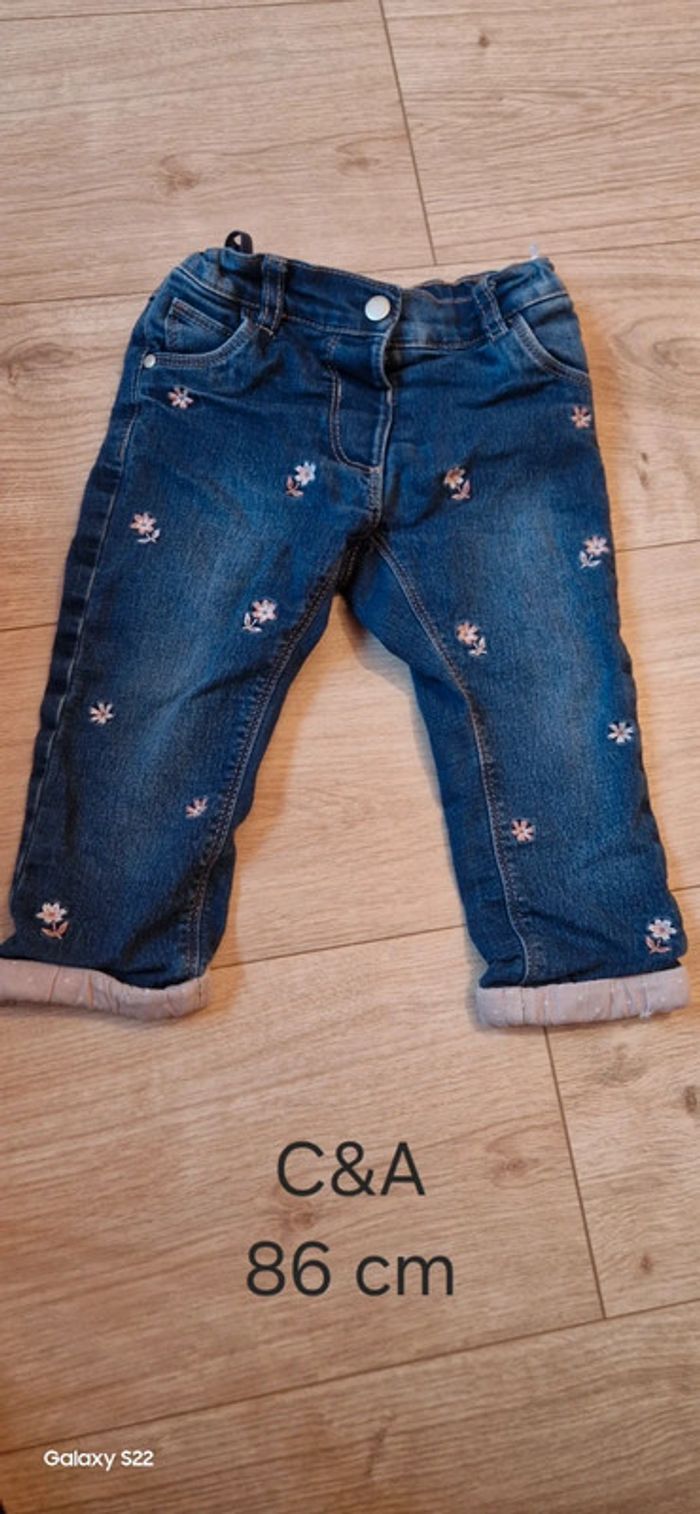 Jeans avec fleurs