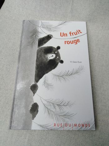 Livre album enfant un fruit rouge