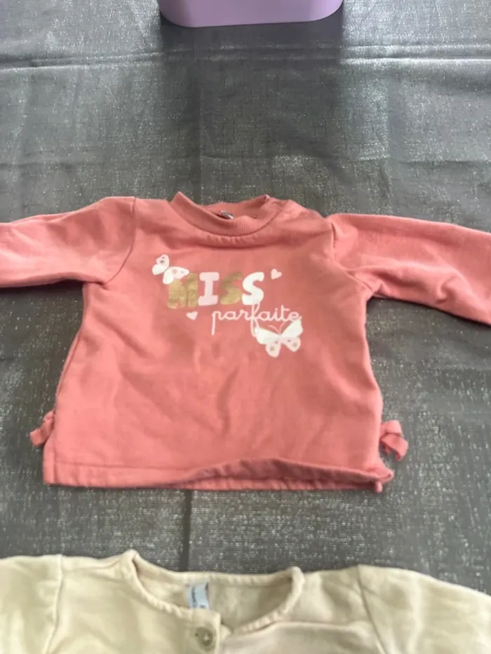 Pull et gilet taille 3 mois - photo numéro 2