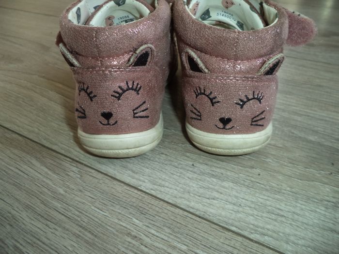 Chaussures roses à paillettes chat p.24 - photo numéro 2