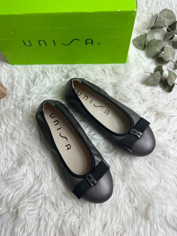 Paire de ballerine Unisa taille 31 - photo numéro 3